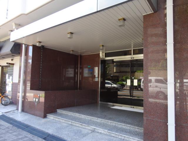 16/19 エントランス