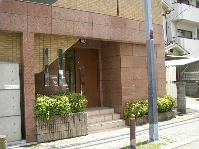16/22 エントランス