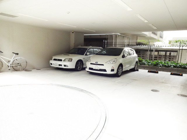 23/30 駐車場