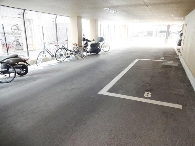 22/30 駐車場