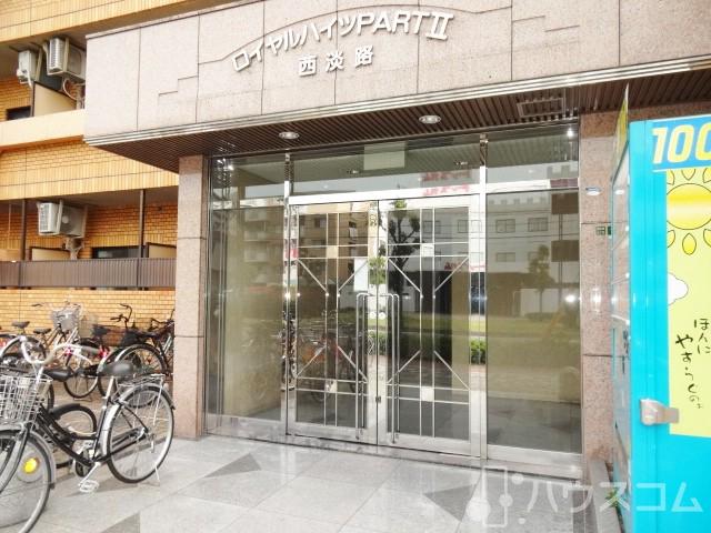 16/19 エントランス