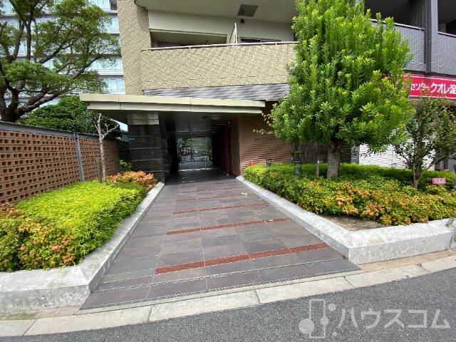 23/29 エントランス