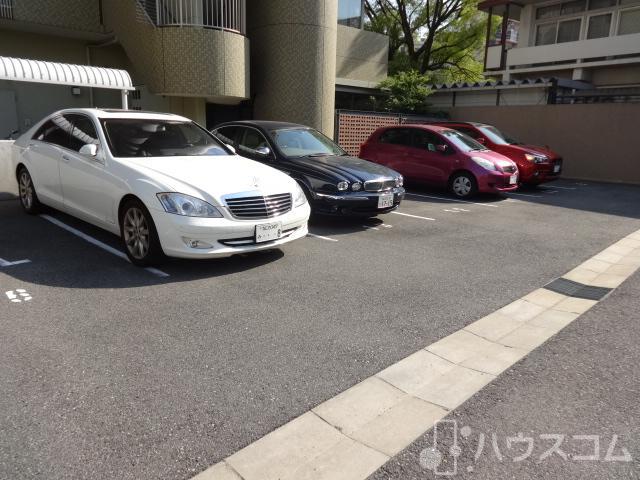 25/29 駐車場