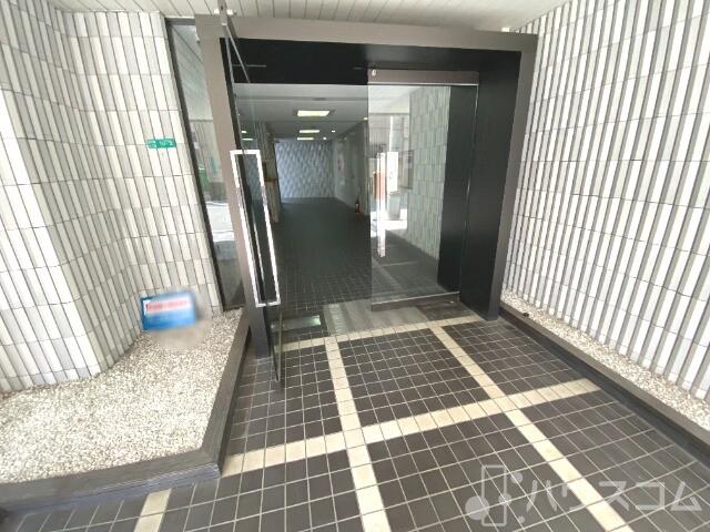 26/30 エントランス