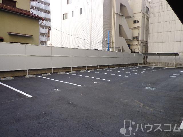 18/23 駐車場