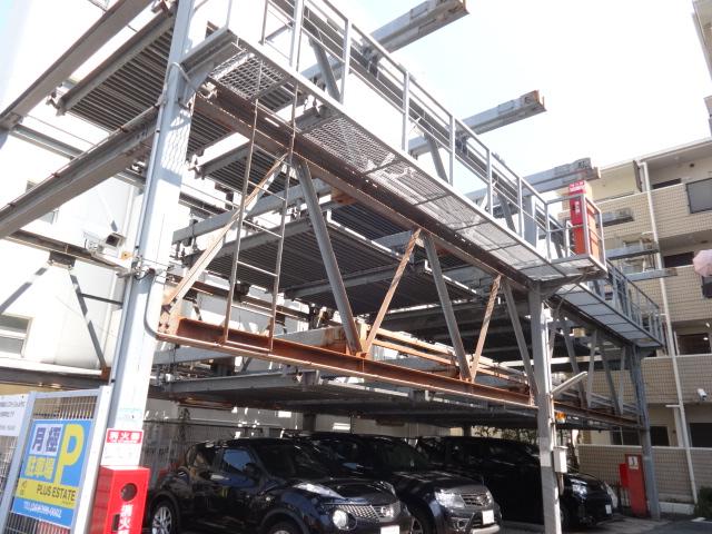 28/30 駐車場