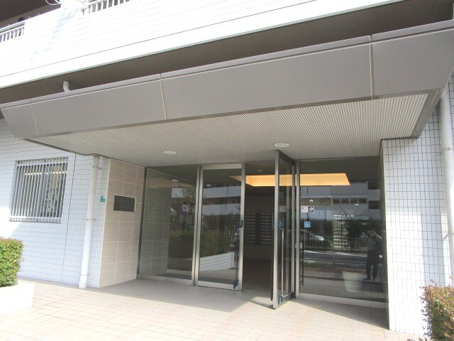 24/30 エントランス