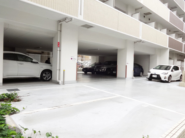 24/28 駐車場