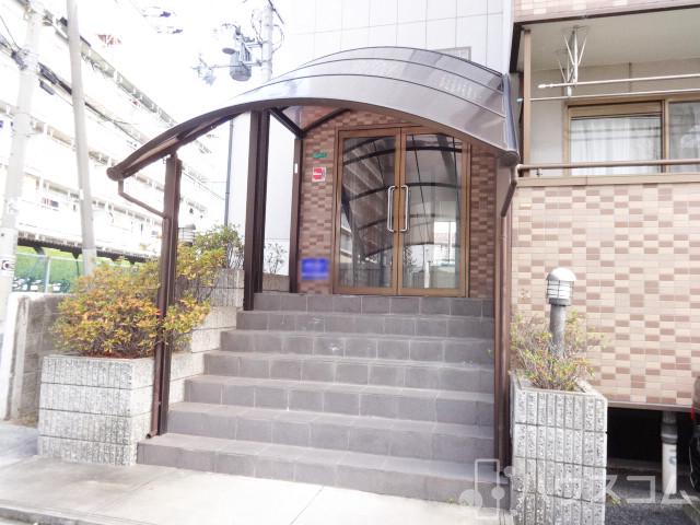 18/22 エントランス