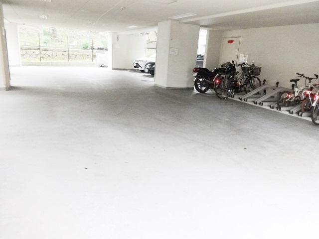 22/28 駐車場