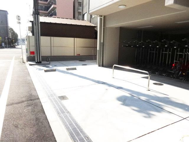 22/28 駐車場
