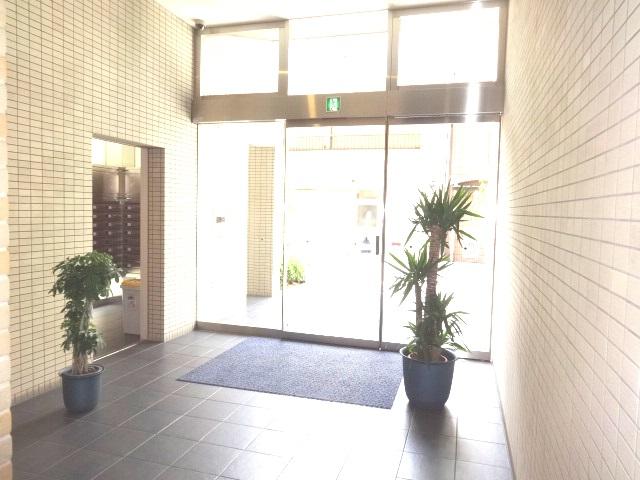 18/21 エントランス