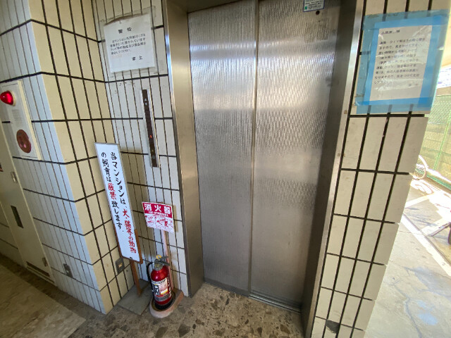 18/21 エントランス