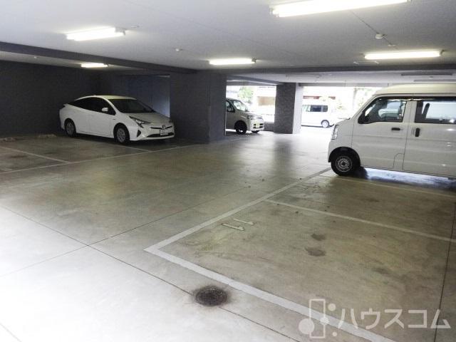 23/29 駐車場