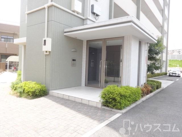 13/18 エントランス