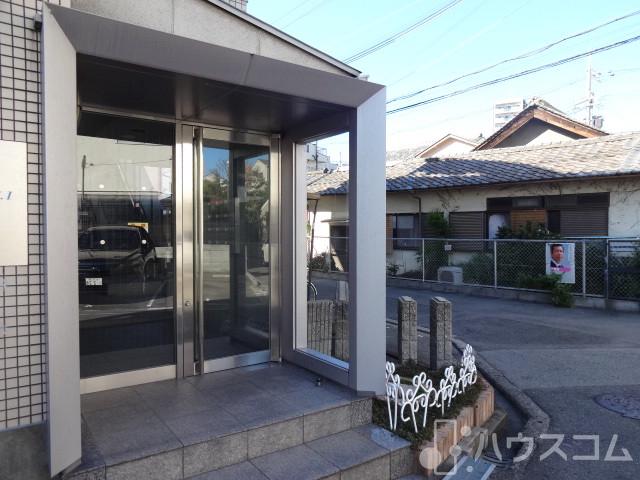 16/21 エントランス