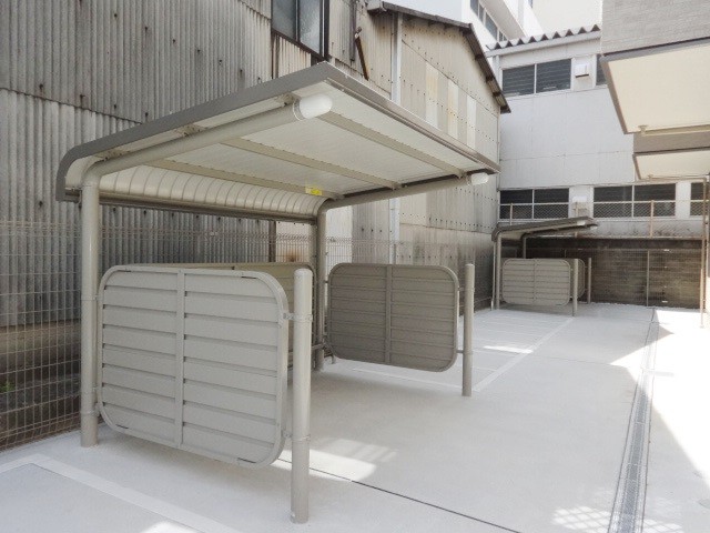 22/28 駐車場