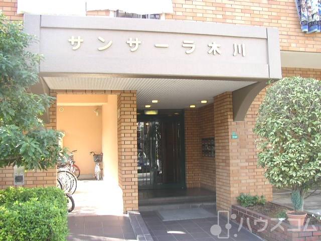 21/26 エントランス