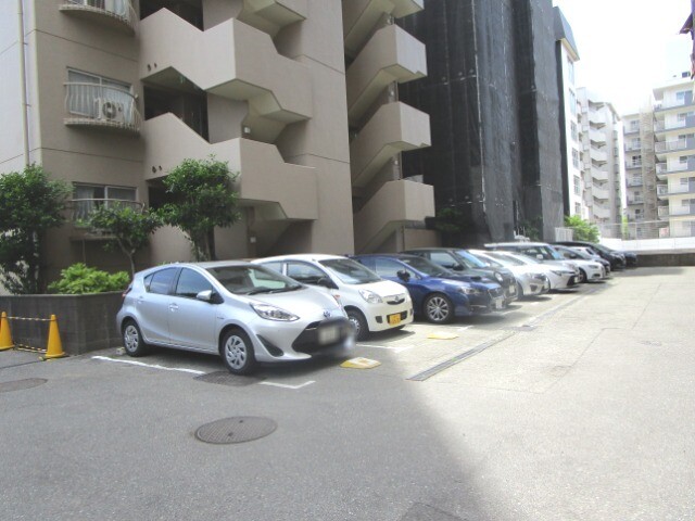 24/29 駐車場