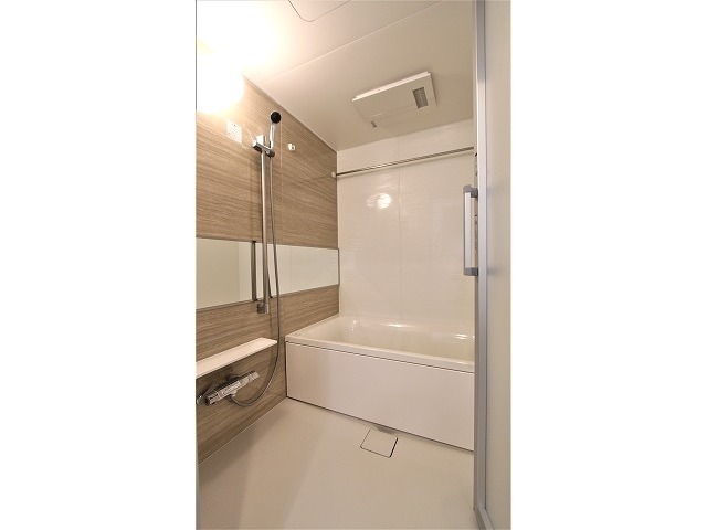 14/28 浴室