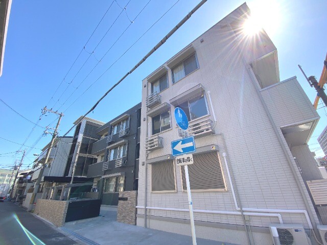 22/26 エントランス