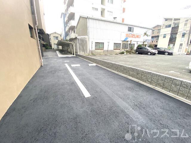 21/26 駐車場