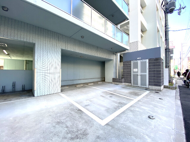 22/27 駐車場