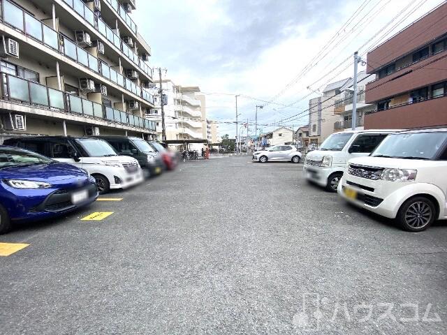 22/27 駐車場