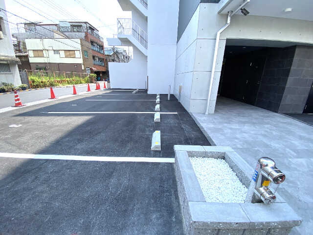 23/28 駐車場