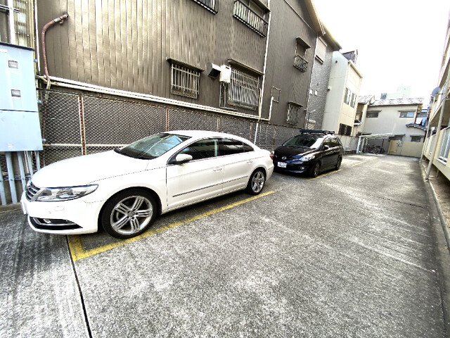 21/26 駐車場