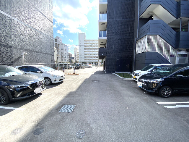 22/27 駐車場