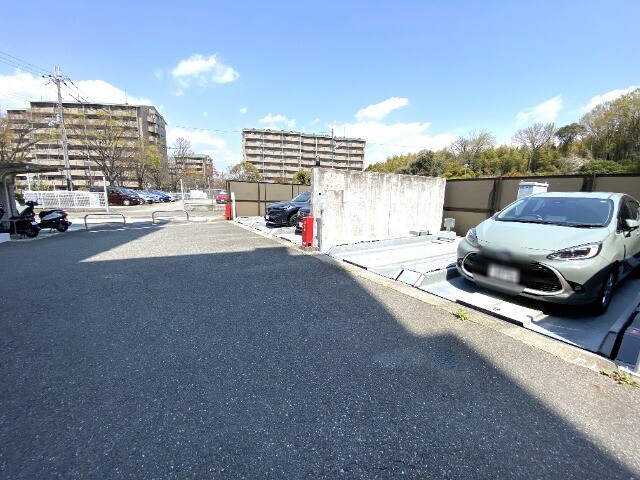 23/27 駐車場
