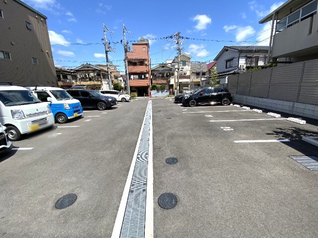 23/27 駐車場