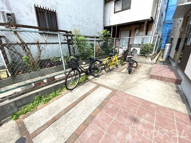 18/23 駐車場