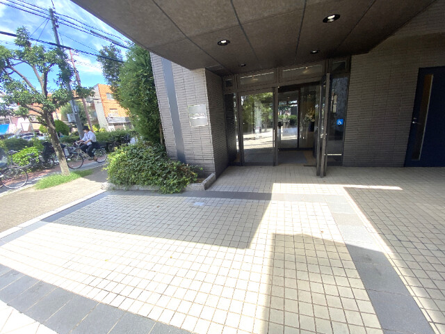 29/30 エントランス