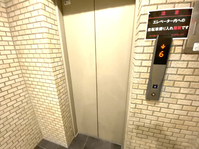 19/24 エントランス