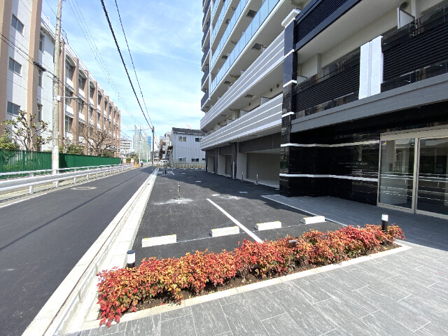 23/28 駐車場