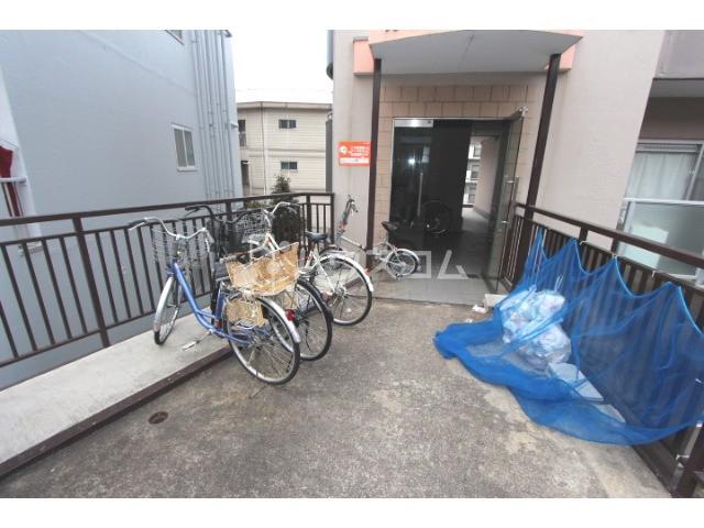 2/4 エントランス