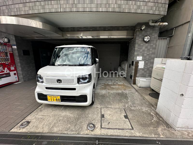 28/30 駐車場