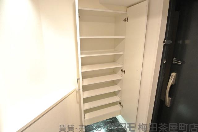 14/30 玄関