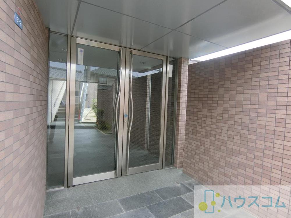 27/30 エントランス