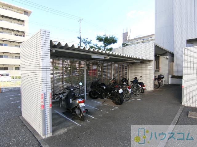 28/30 駐車場