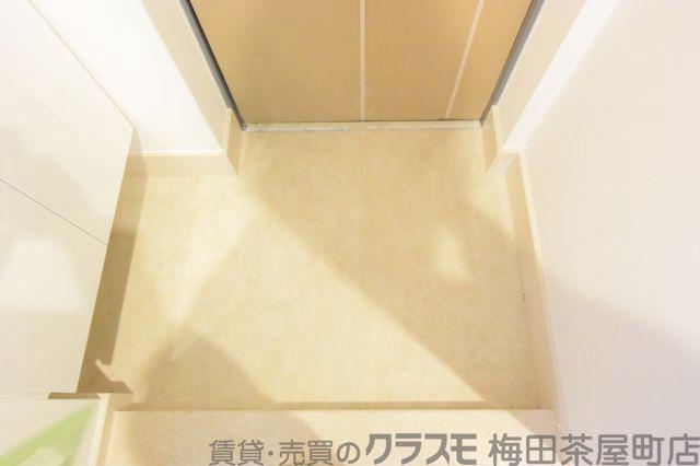 14/30 玄関