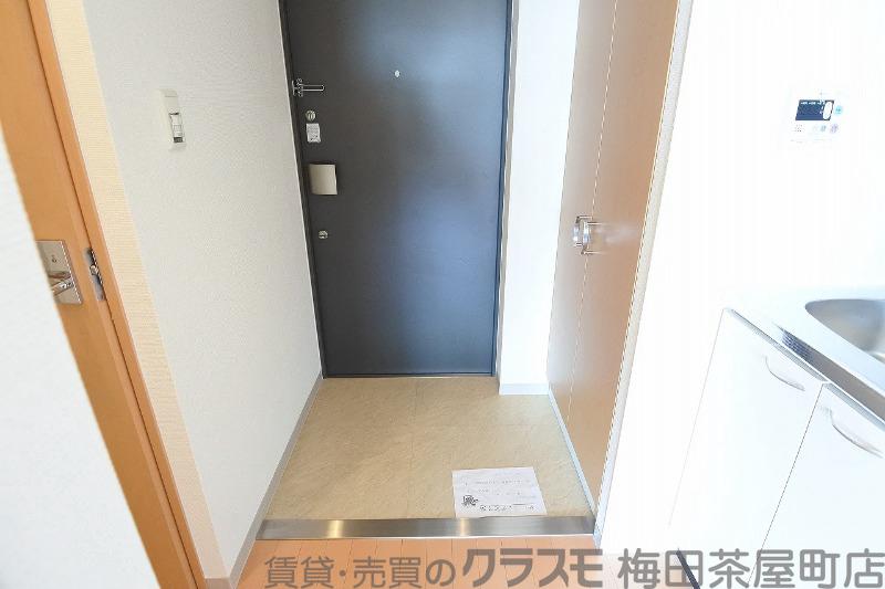 16/30 玄関