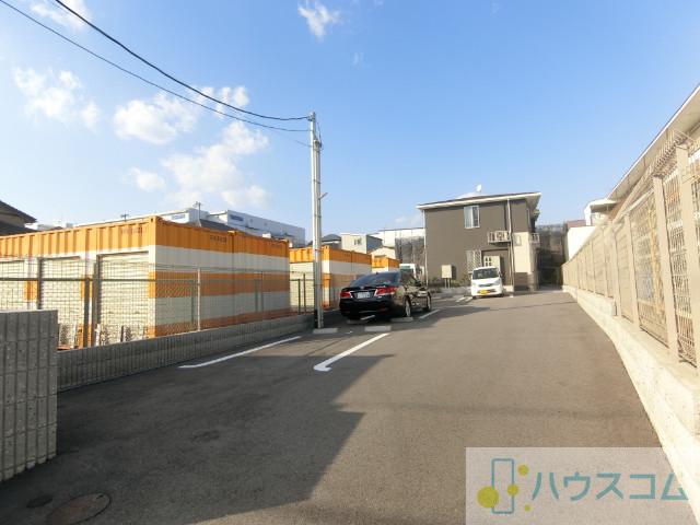 28/30 駐車場