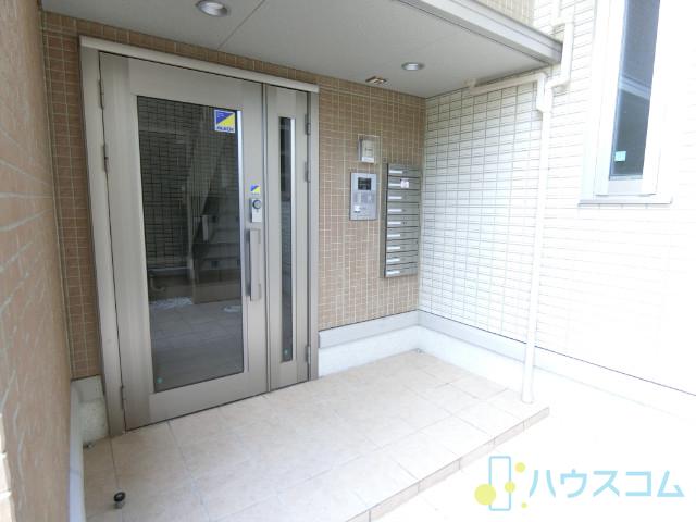 26/30 エントランス