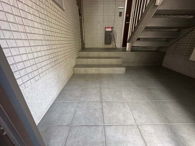 26/30 エントランス