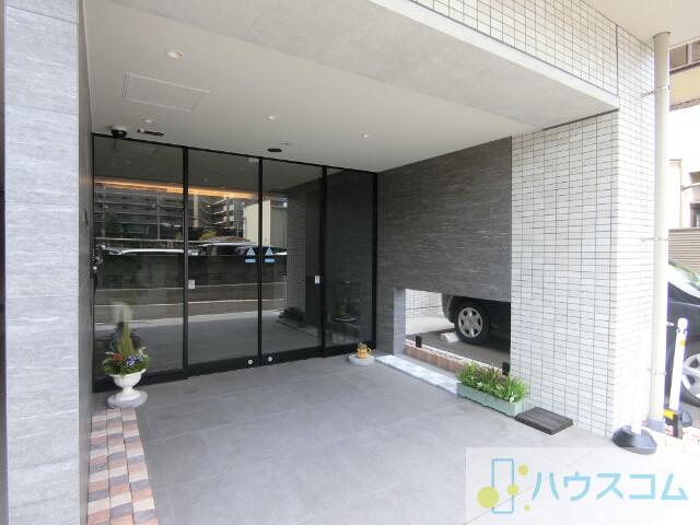 24/30 エントランス