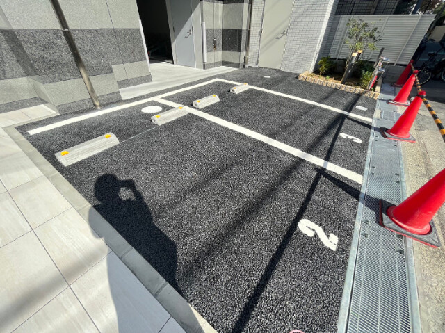 27/30 駐車場
