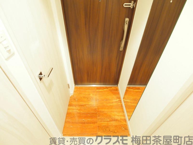 18/30 玄関